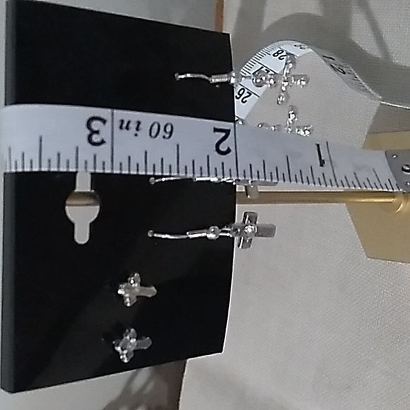 VINTAGE Cross Earring Set NEW on Original Card - Picture 9 of 10